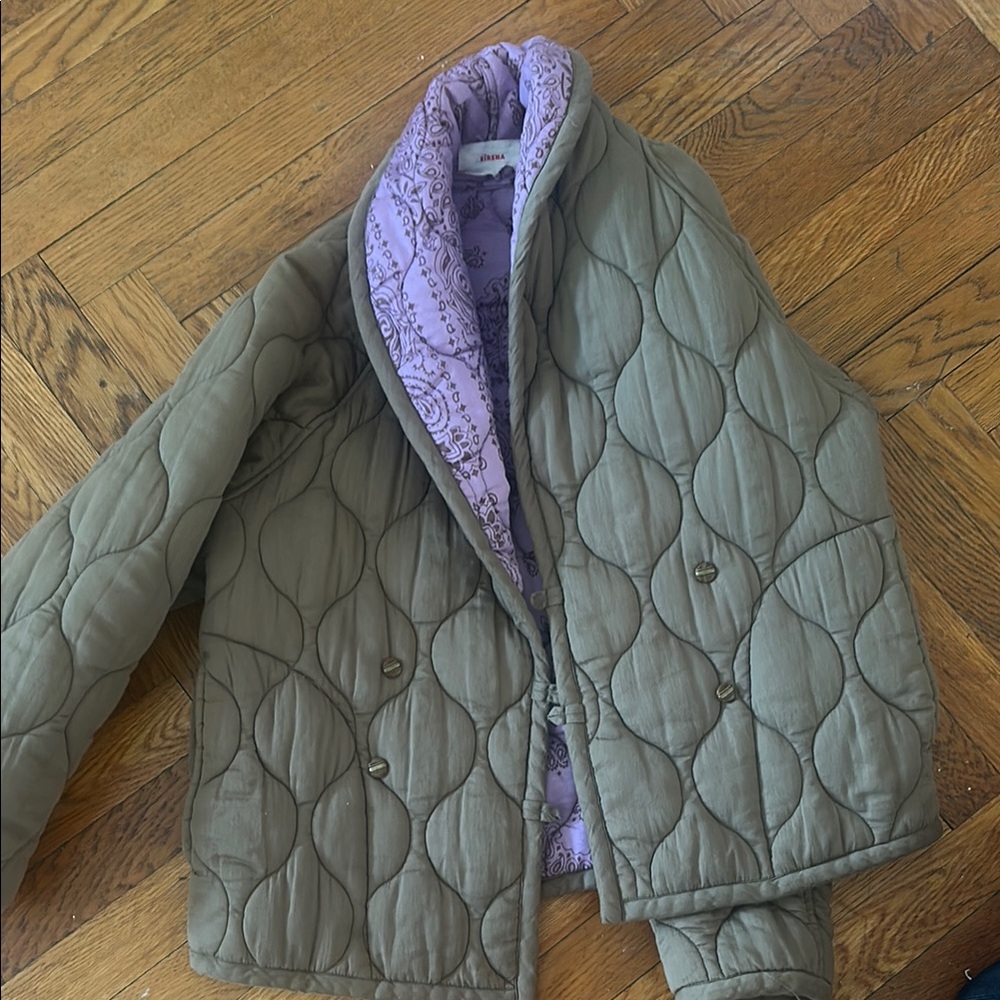 XiRENA Puffer Jacket in Green and Purple with Quilted Design
